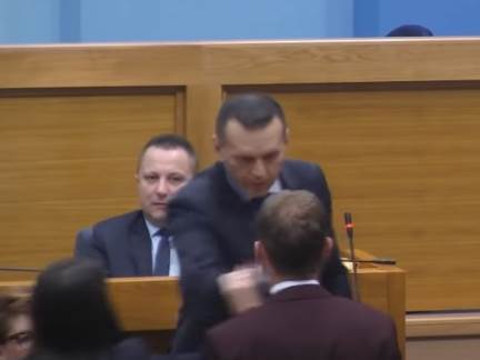  Optužnica protiv ministra Lukača nije potvrđena, ponovo se odlučuje krajem maja 