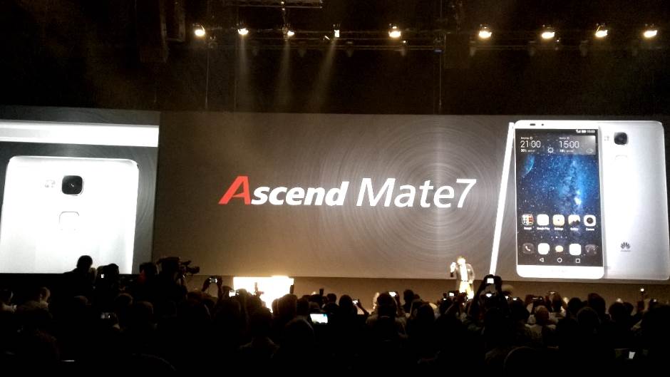  Gigantski metalni telefon: Huawei Ascend Mate 7 