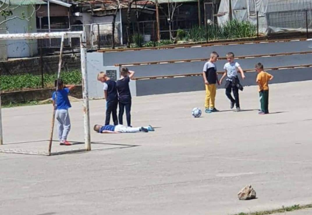  foto čitluk dječaci slobodan udarac živi zid 