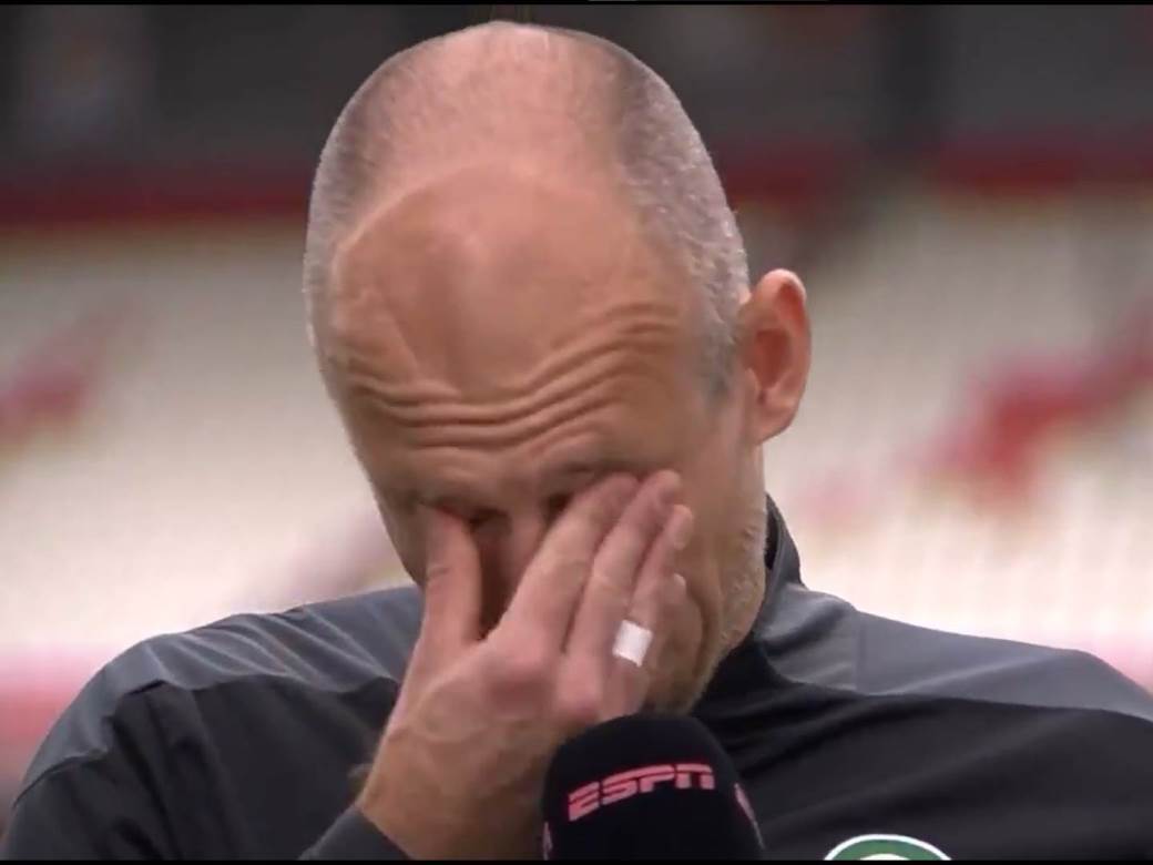  arjen roben groningen povratak na teren plakao pred kamerom 