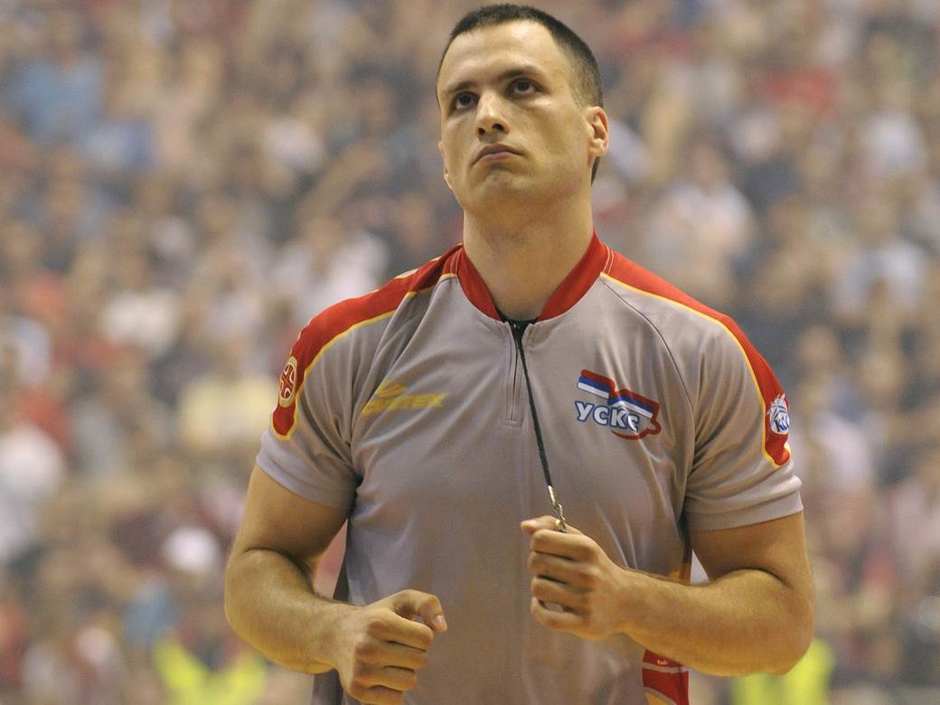  kk crvena zvezda - sudija nikolić demolirao svlačionicu 