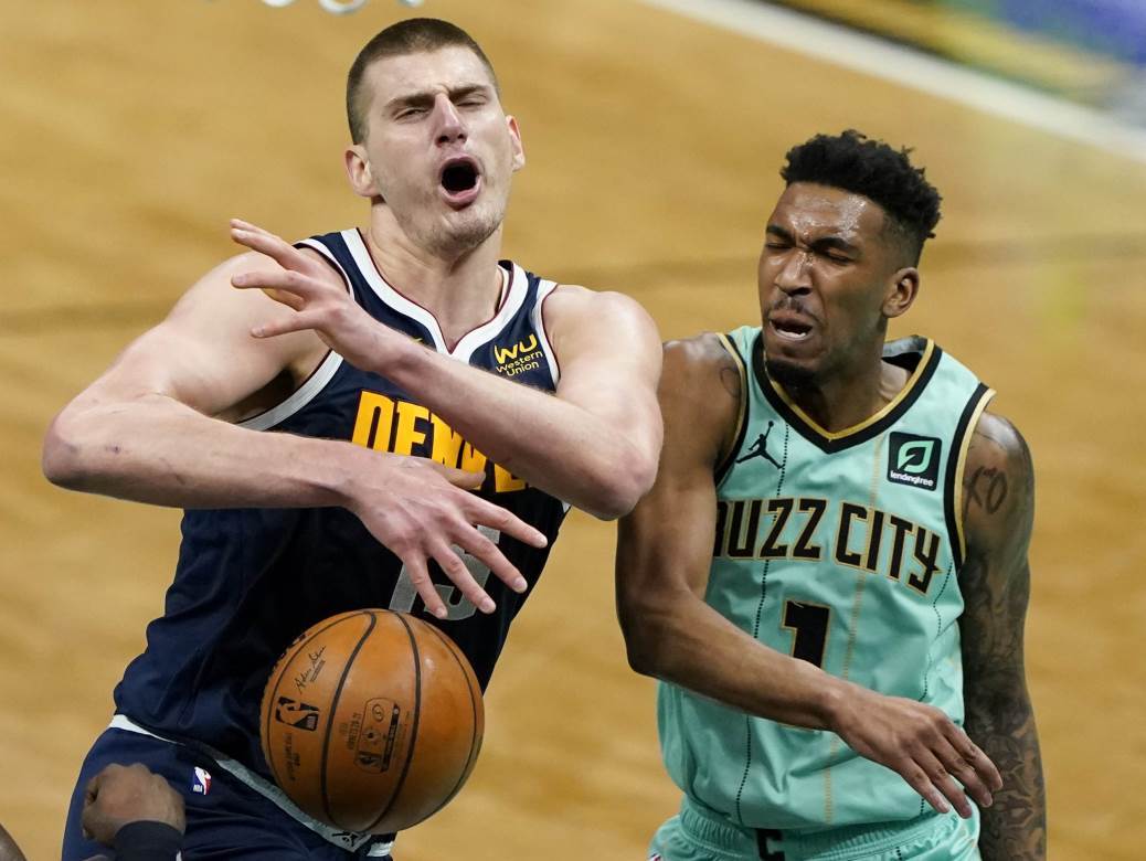  nikola jokić denver šarlot 2 prelijepe asistencije 