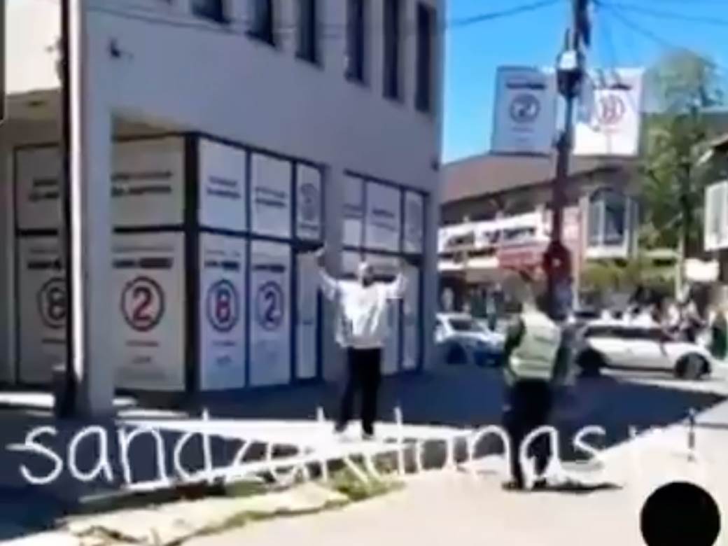  Raška: Uzvikujući "Alahu Akbar" i s nožem u ruci prijetio Srbima i muftiji 