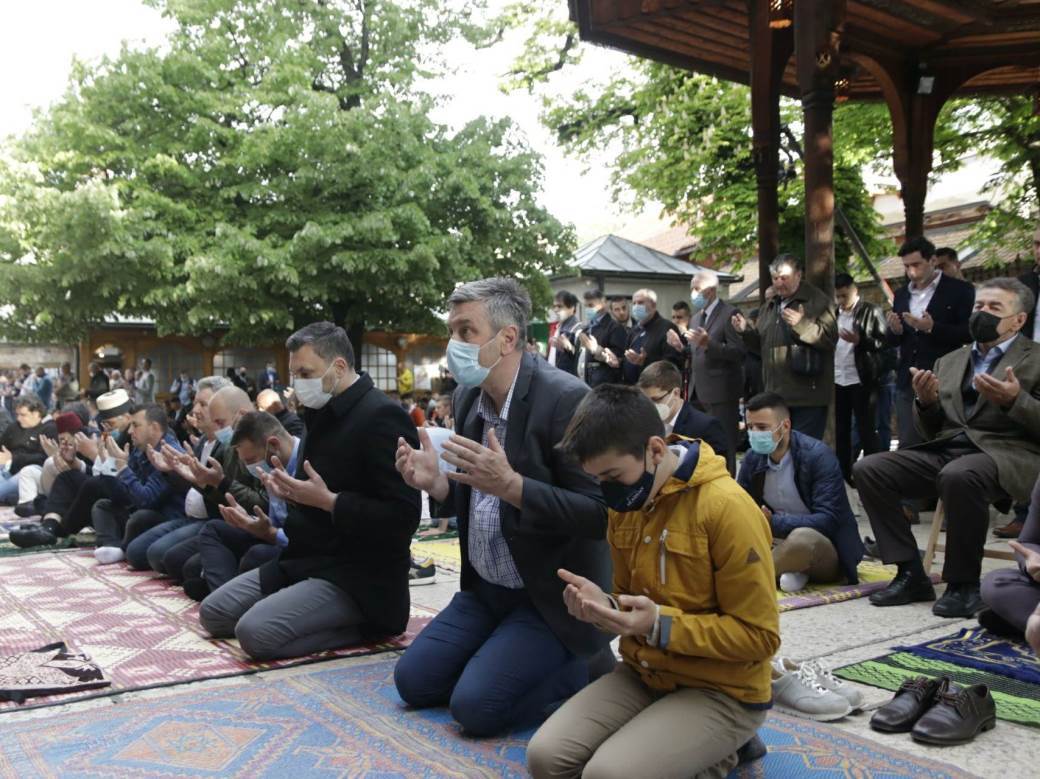  Islamski vjernici širom regiona danas slave Bajram: Vjera nepresušno vrelo snage 