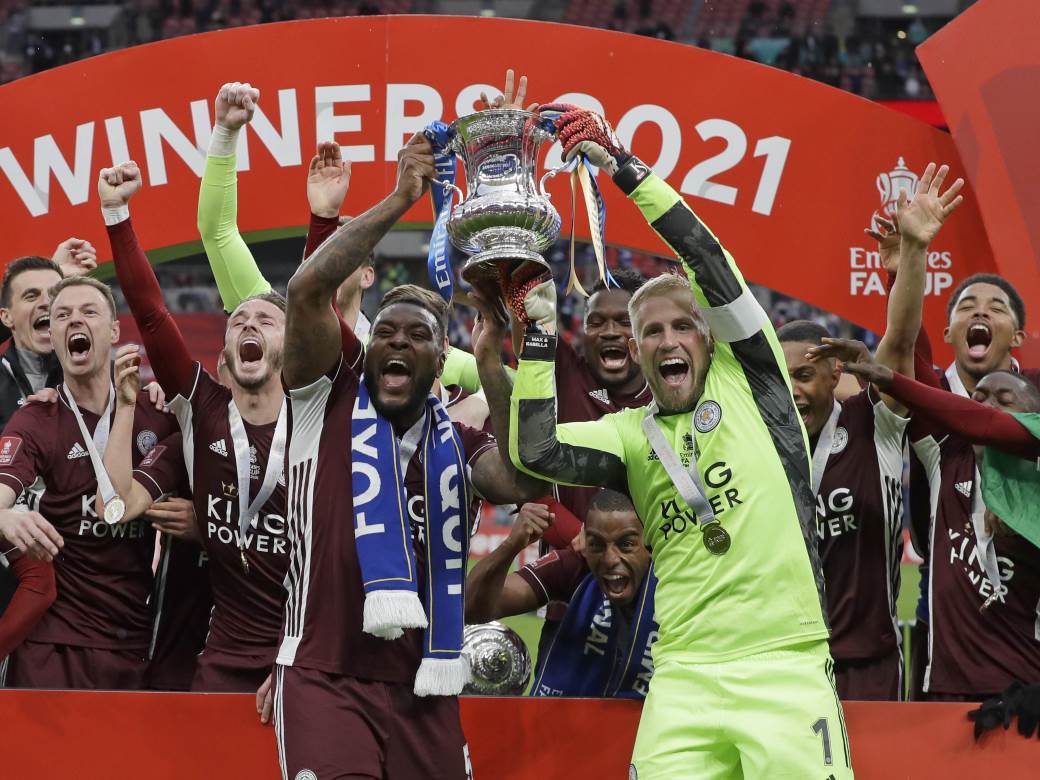  lester-sampion-fa-kup-premijer-liga-rodzers-transferi-260-miliona 