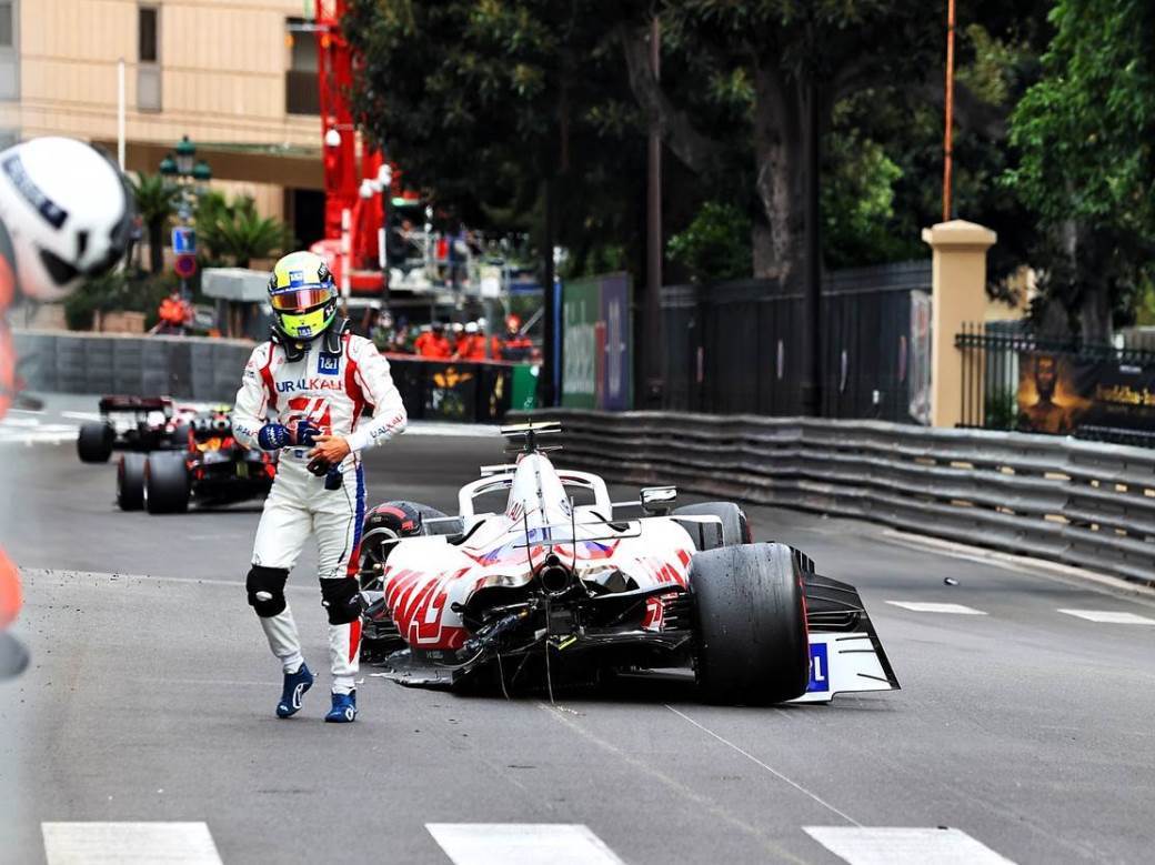  mik šumaher slupao bolid formule 1 na treningu 