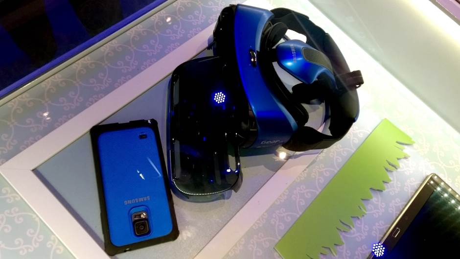  Samsung kaciga za virtuelni svet: Gear VR 