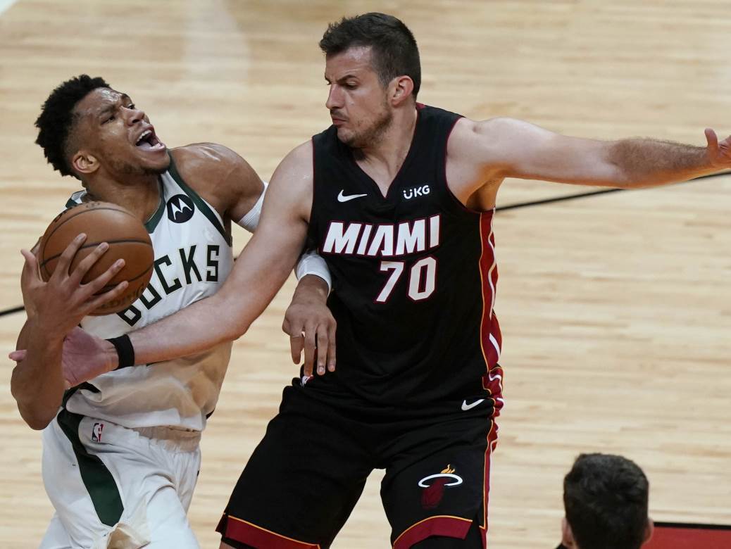  nemanja-bjelica-mvp-nba-majami-milvoki-trojka-sa-pola-video 