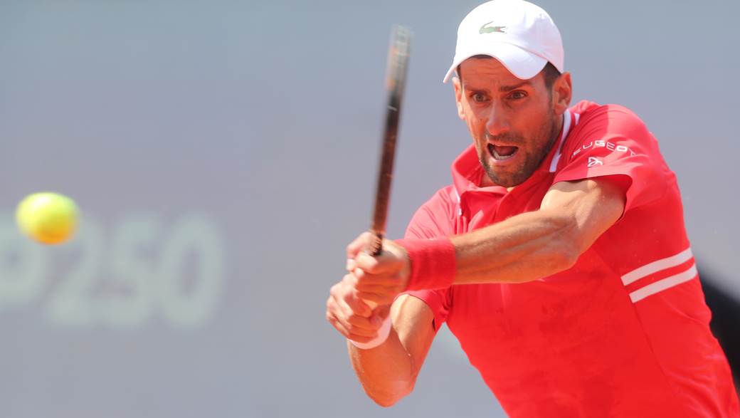  Strašni Novak – rutinski počistio Amerikanca: Svađao se sa publikom, prigovarao sudiji, ali na terenu nemilosrdan! 