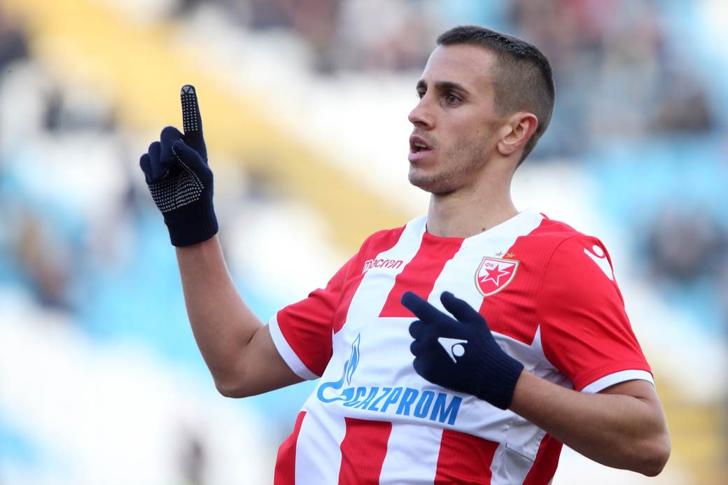 Crvena Zvezda Striker Aleksandar Pesic Durante a Uefa Europa Liga  Ferencvaros Vs Crvena Zvezda 21 Fotografia Editorial - Imagem de equipe,  esteira: 276543787