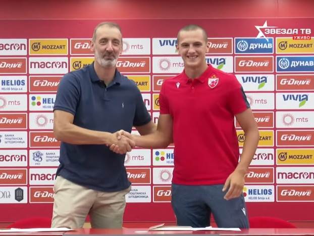  aleksandar kahvić briljira u dresu crvene zvezde 