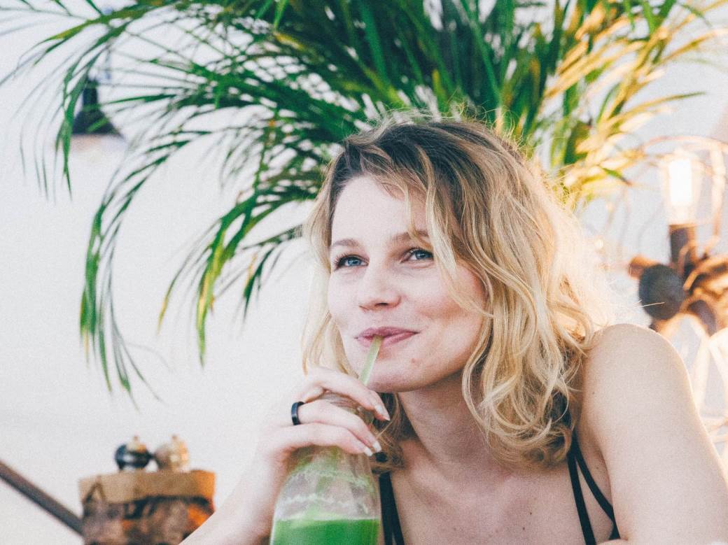  Voćni sokovi su ok, ali nemaju magične moći: Evo zašto je "detoks" zabluda 😐 