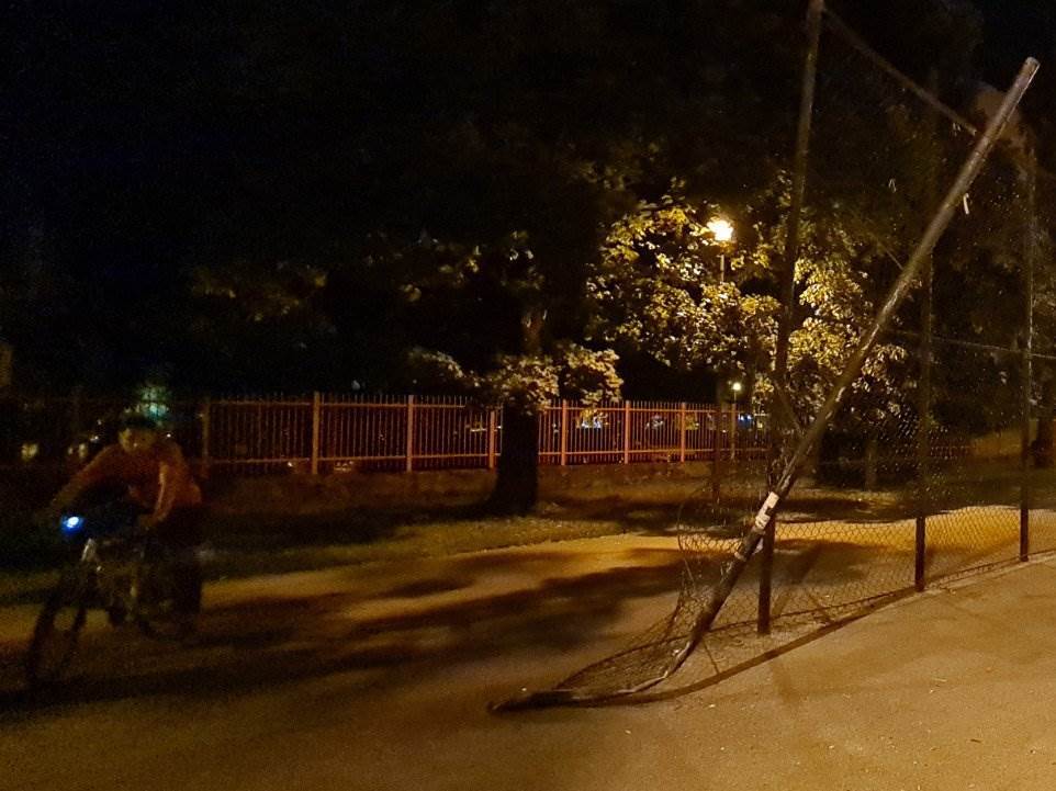  oštećeno dvorište bugarske škole u Banjaluci 