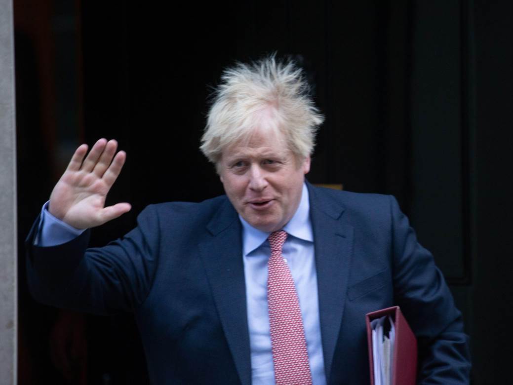  Četiri bliska saradnika britanskog premijera podnijela ostavku 