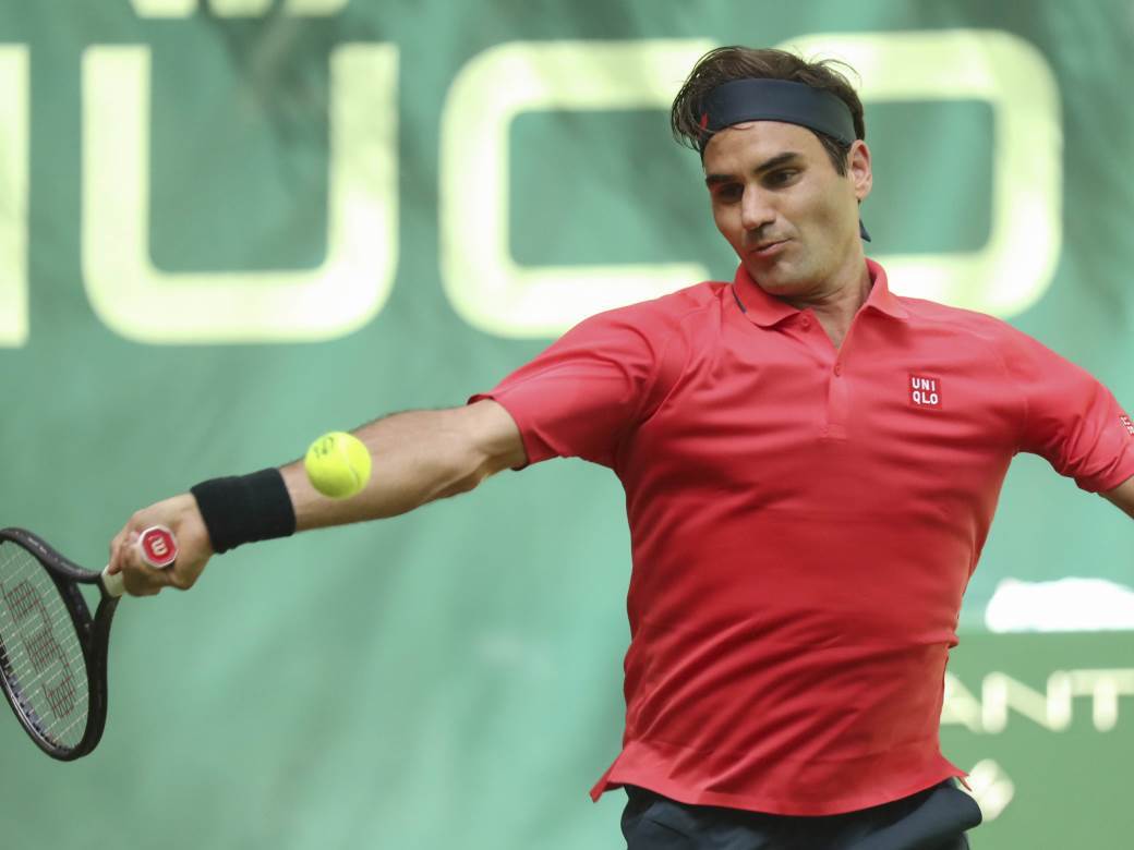  Federer pobjegao od Novaka, pa ga cijedio autsajder: Hoće trofej na travi, a jedva došao i do brejka 
