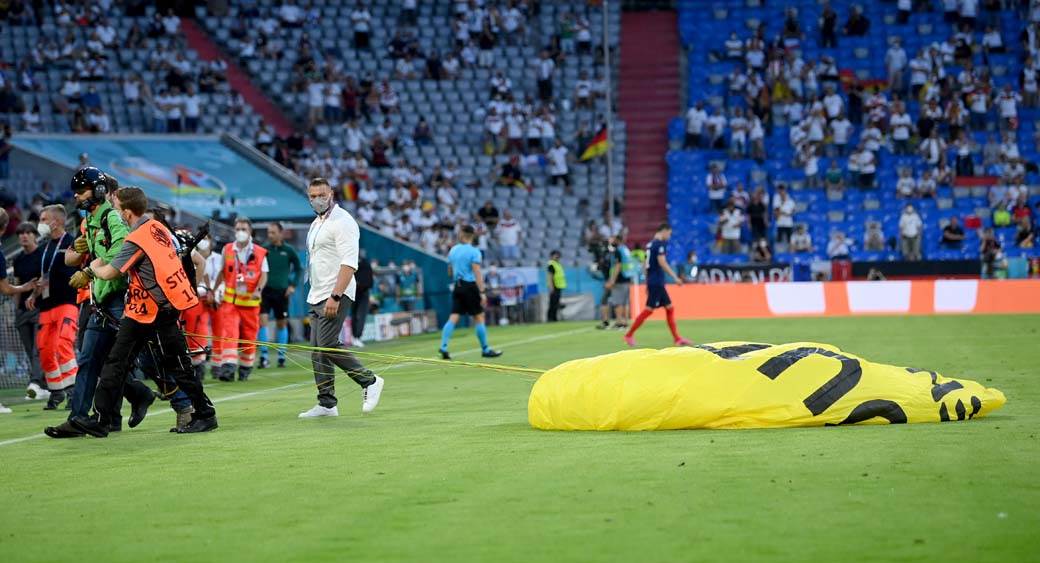 euro-2020-padobran-skandal-video 
