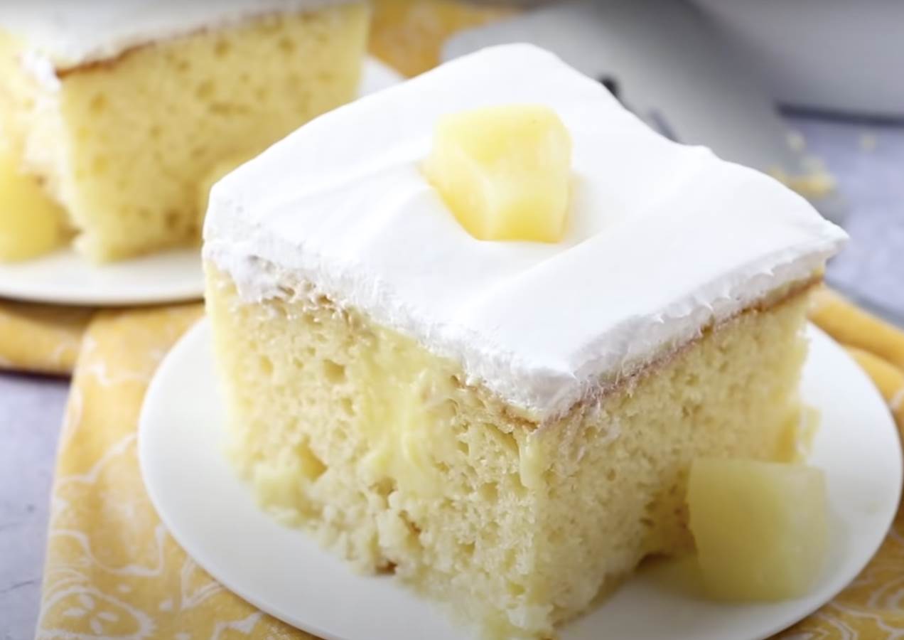  Sočni kolač sa ananasom i šlagom, brz i ukusan kao iz poslastičarnice! 