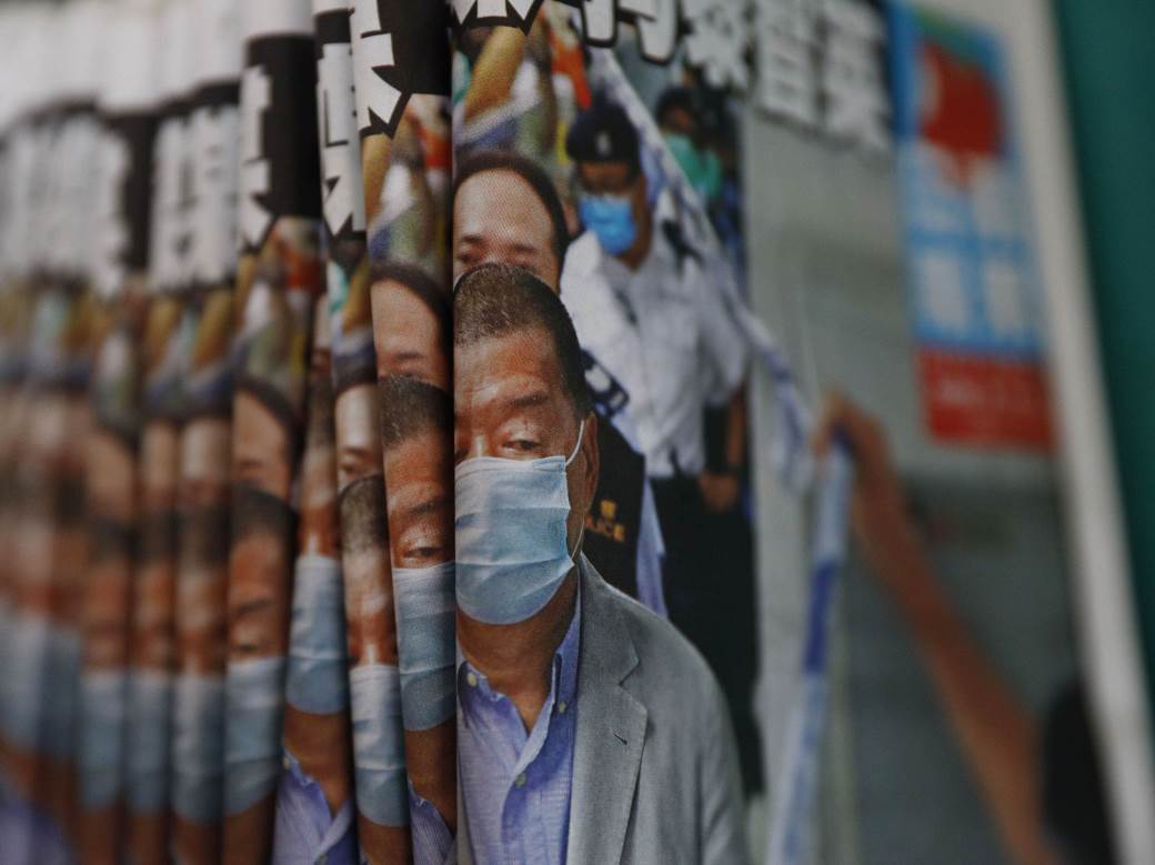  Racija u redakciji kineskog tabloida "Epl Dejli", uhapšeno rukovodstvo 