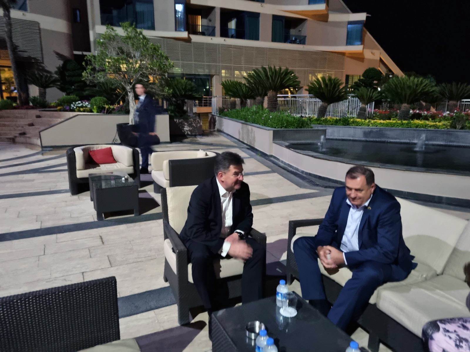  Sastali se Dodik i Lajčak: "Dijalog put za budućnost BiH" 