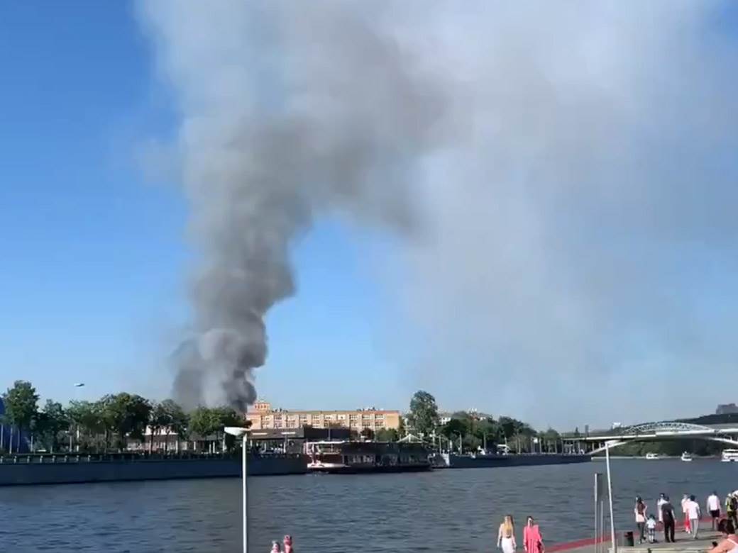  U Moskvi se zapalio magacin s pirotehnikom (VIDEO) 