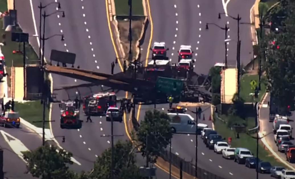  SAD srušio se most u Vašingtonu 