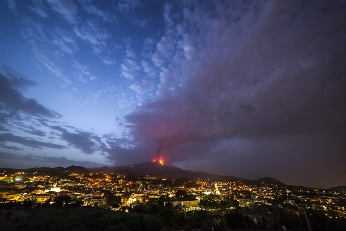 Etna erupcija  