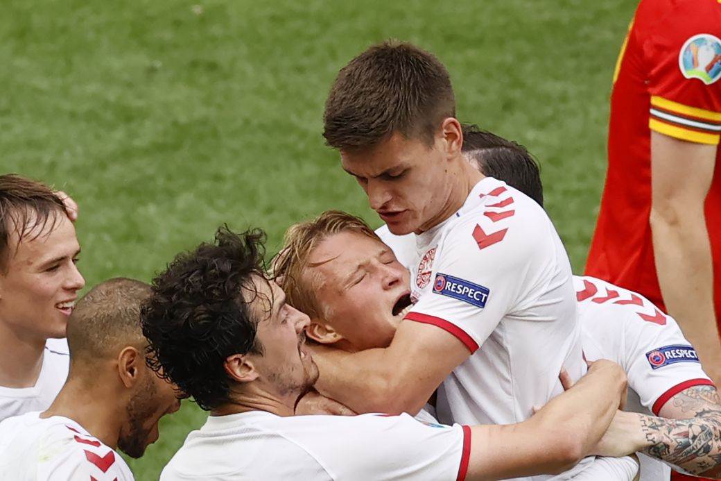 Preživjeli dramu, pa stigli u polufinale: Najljepša bajka nema kraj - Danci mogu da poklone EURO 2020 Eriksenu! 