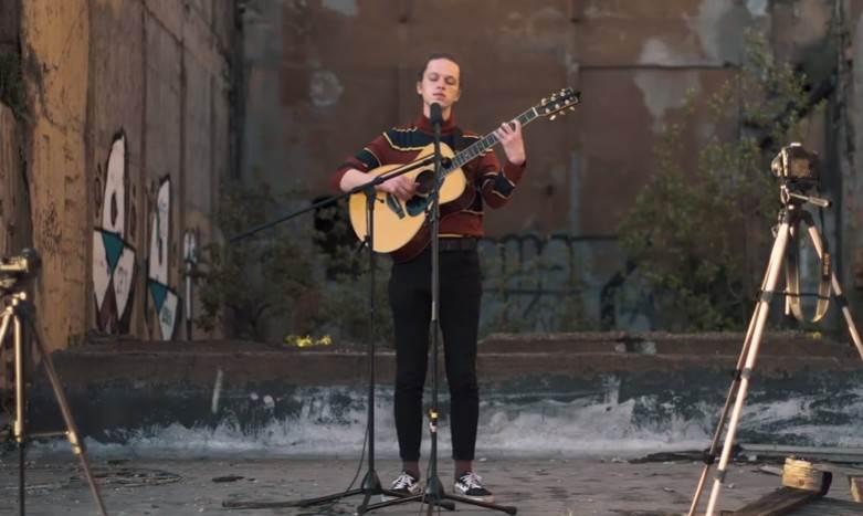  Suptilna svirka u apokaliptičnom Incelu (VIDEO) 