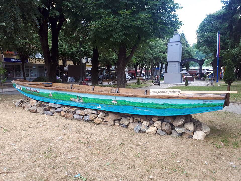  čamac stole kostajnica 