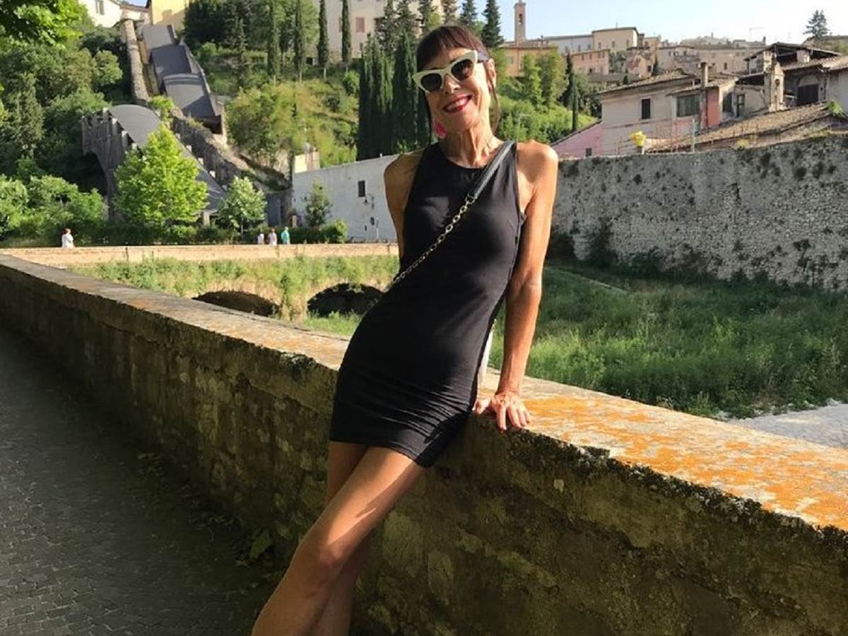  Nećete moći da dođete sebi kada čujete koliko ova žena ima godina: 2 stvari su ključne za njen izgled! (FOTO) 