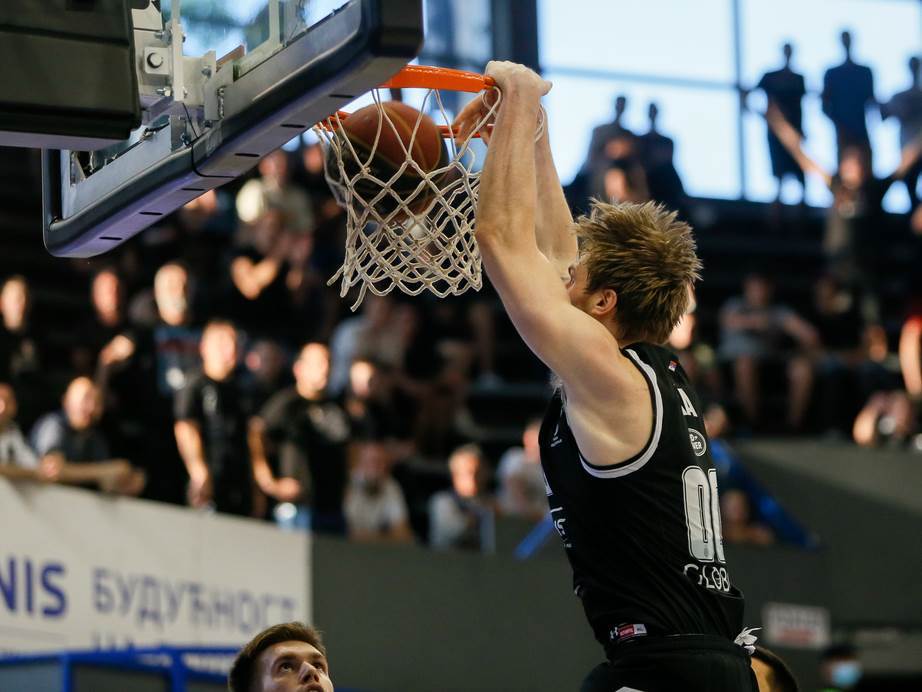  partizan-erik-mika-transfer-burg 