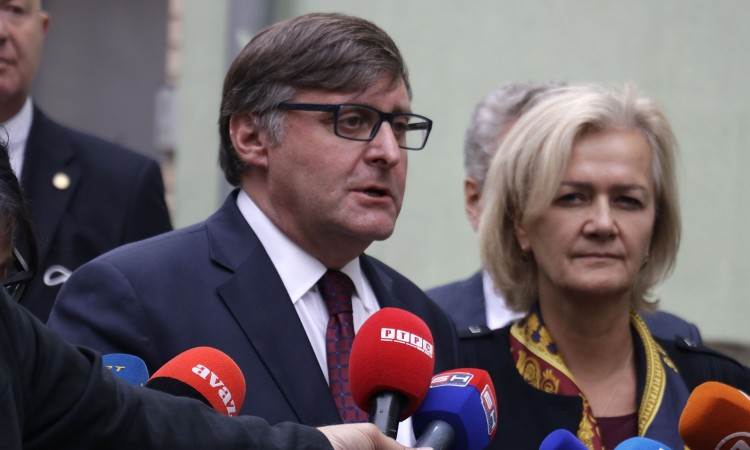  Palmer: Dobra osnova za nastavak pregovora 