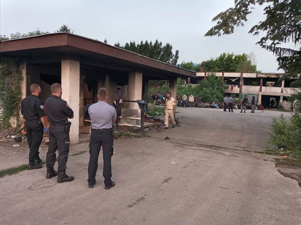  Iz objekta Krajina metala u Bihaću izmještena 253 migranta 