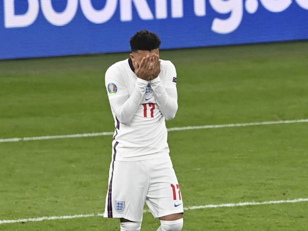  Najgori osjećaj u karijeri, iznevjerio sam sve: Sančova poruka poslije finala EURA: Rasizam, nažalost, nije ništa novo 