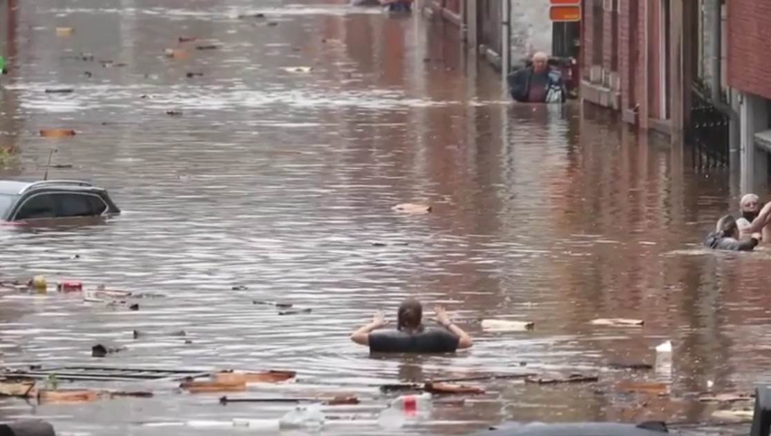  Pukla brana kod holandskog Mersena, naređena evakuacija (VIDEO) 