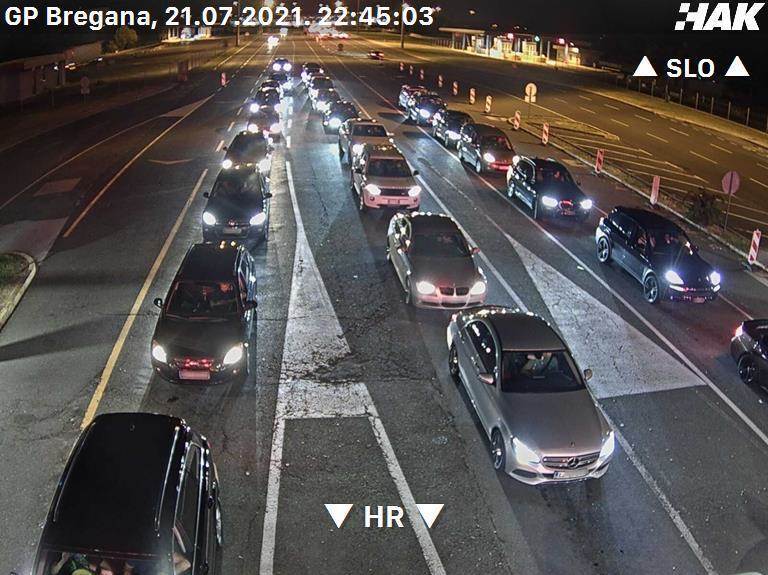  Gužva na prelazu Bregana između Hrvatske i Slovenije 