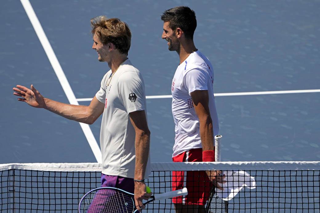  novak đoković i aleksandar zverev trenirali zajedno u tokiju 