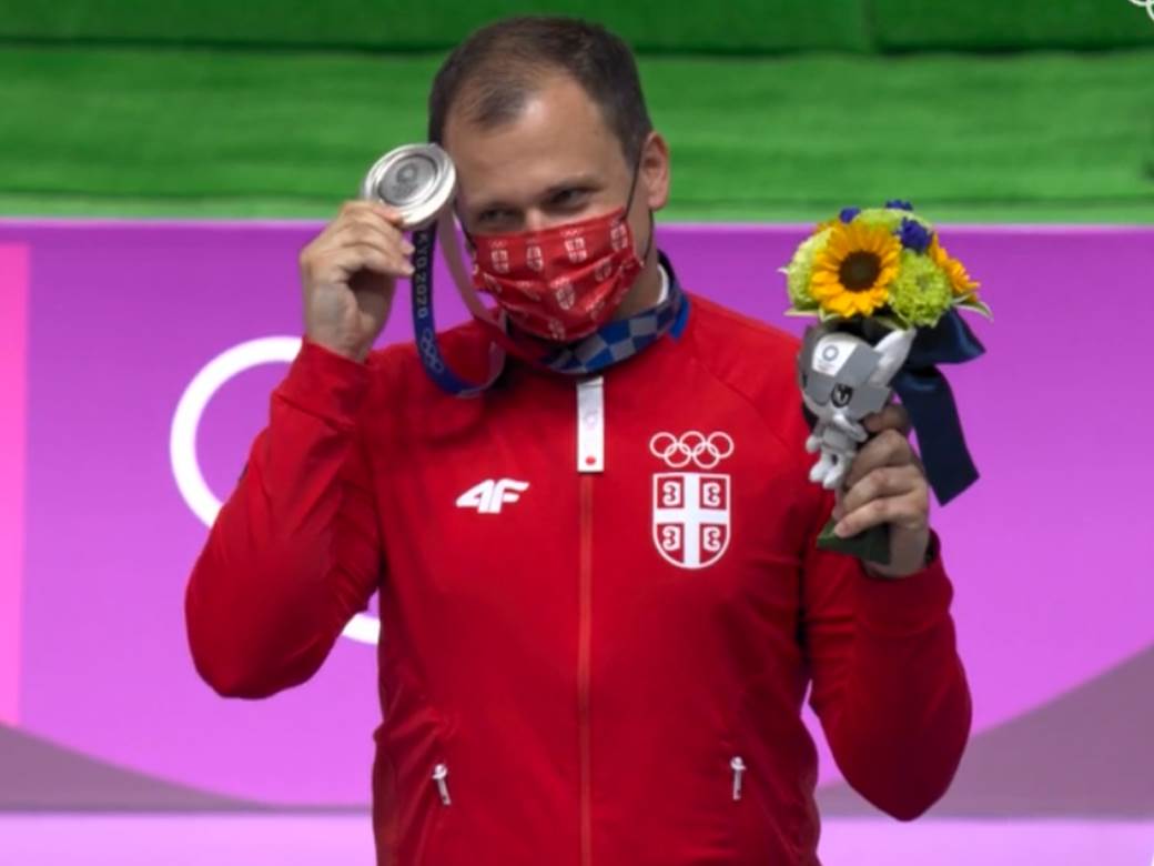  Damir-Mikec-na-ceremoniji-dodele-medalja 