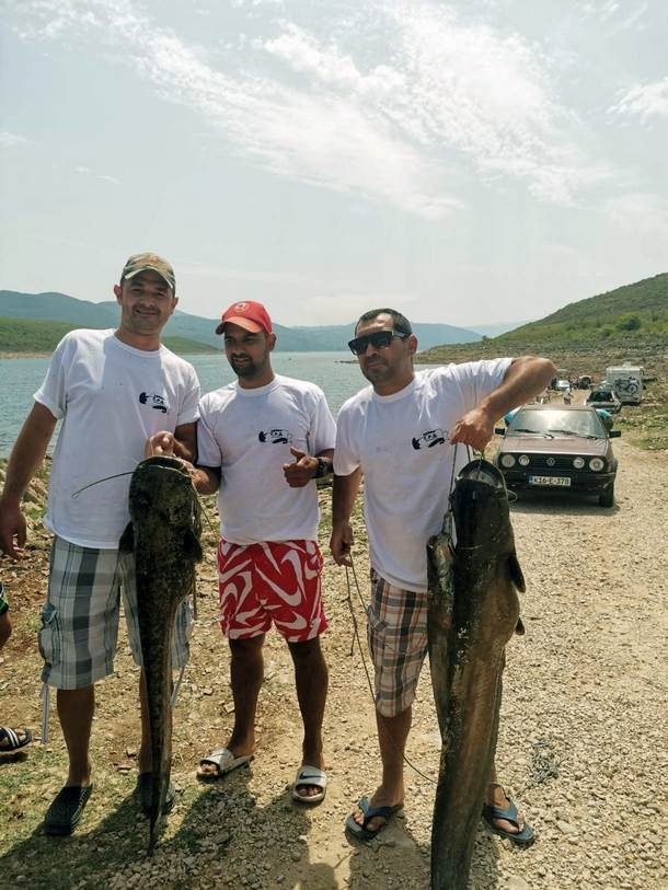  Tradicionalna "Somovijada" održana na Bilećkom jezeru (FOTO) 