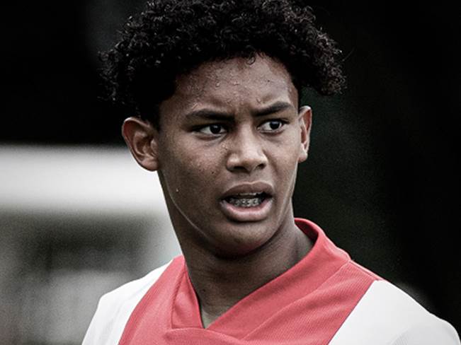  poginuo mladi fudbaler ajaksa noa geser 