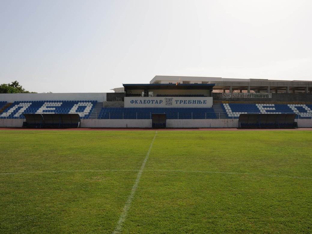  stadion police renoviran postavljene nove stolice u trebinju 