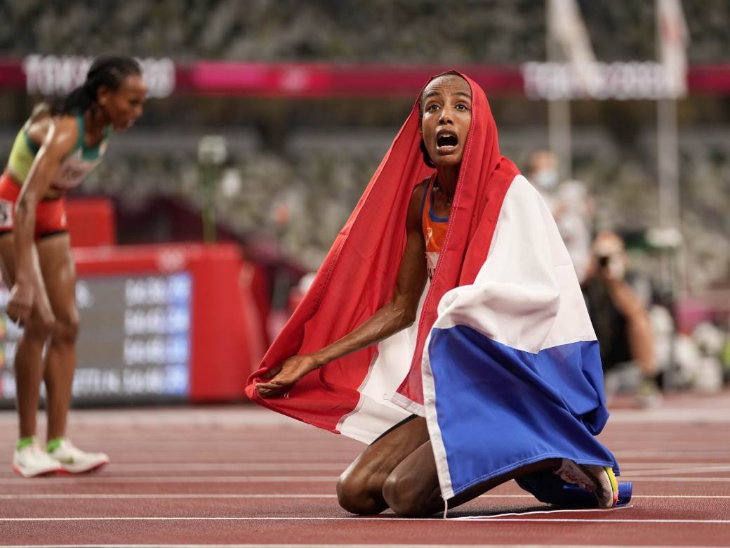  Hasan-Sifan-olimpijska-sampionka-na-5000-metara-pala-u-trci-na-1500 