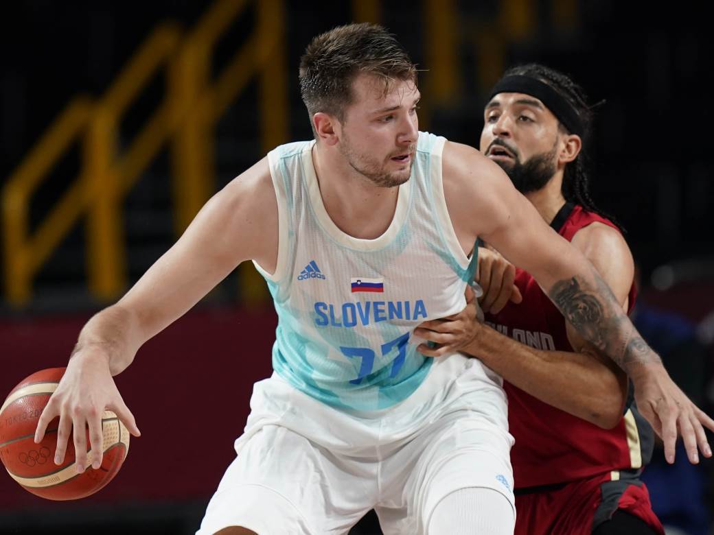  Slovenija-u-polufinalu-Olimpijskih-igara-u-kosarci-Luka-Doncic-20-poena 