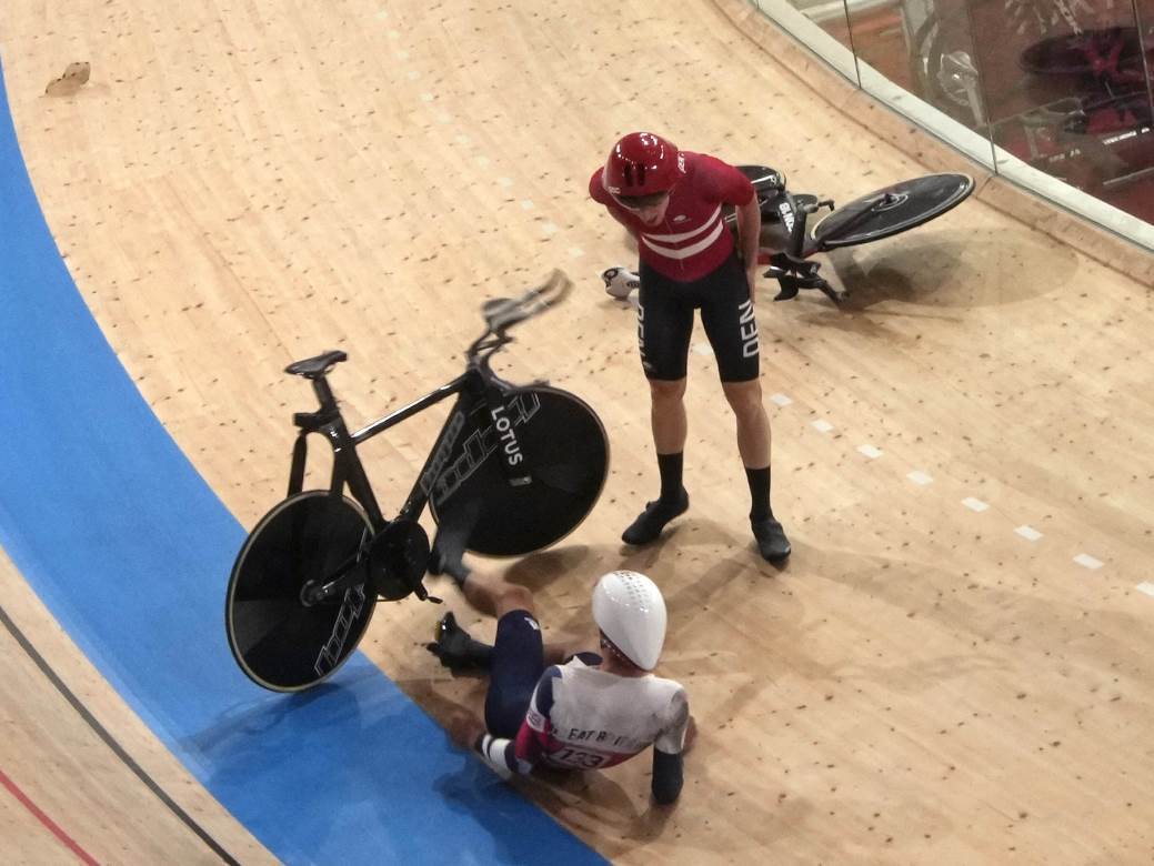  Skandal-na-biciklizmu-na-Olimpijskim-igrama-sudar-i-psovke-za-Britance 