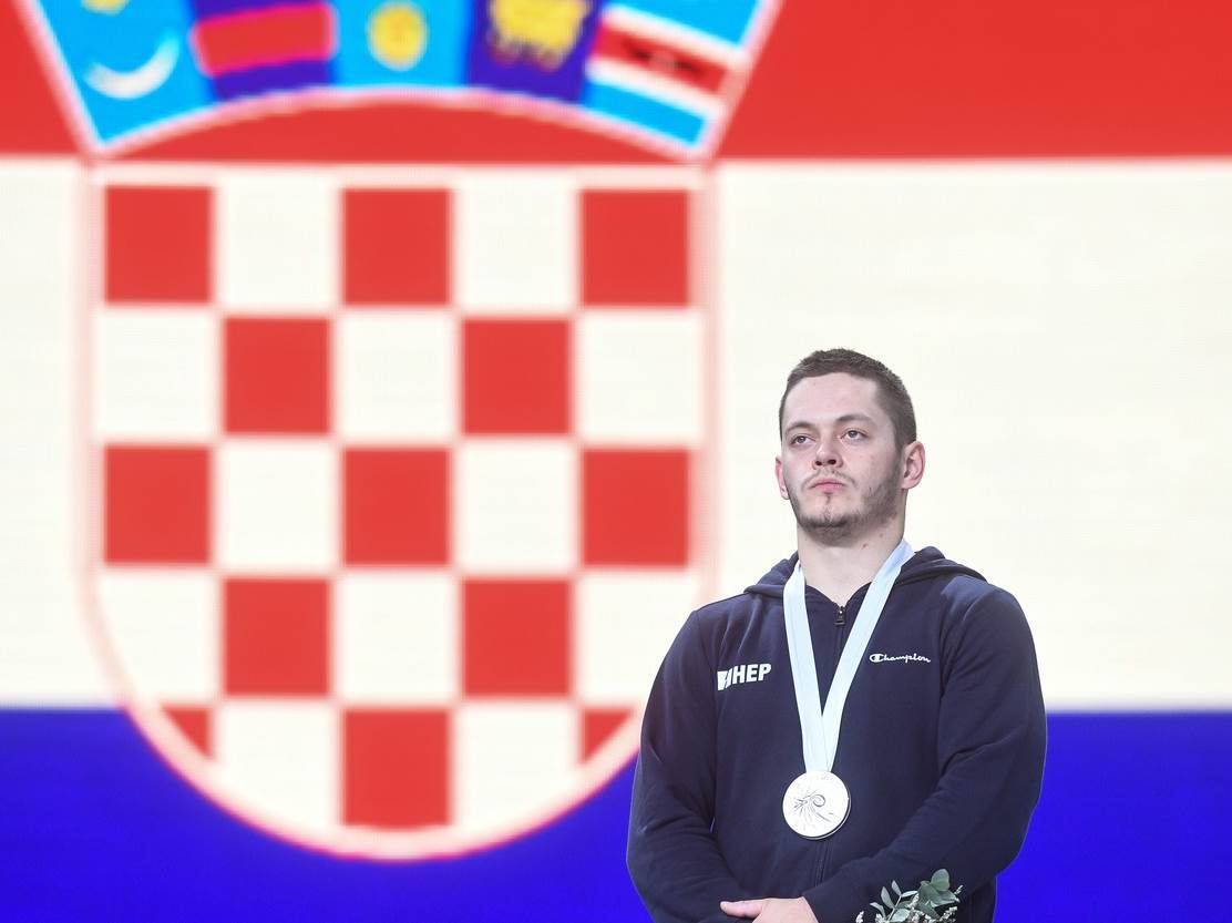  Tin-Srbic-osvojio-bronzanu-medalju-za-Hrvatsku-u-gimnastici 