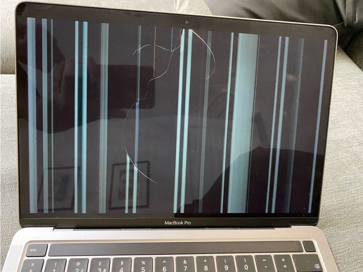  Zašto pucaju ekrani novih Apple laptopa: Sve više izvještaja o problemima korisnika 