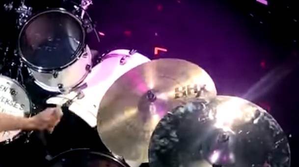  Bubnjar Offspringa uklonjen iz benda jer nije htio da se vakciniše protiv kovida 