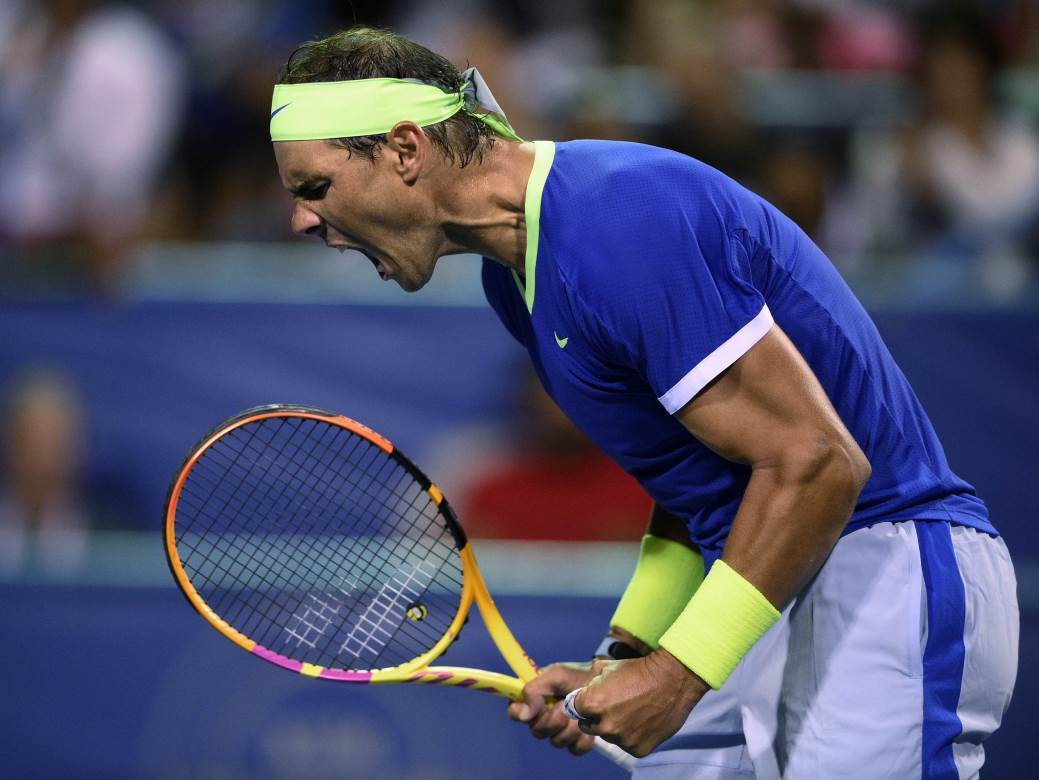  Nadal se vratio: Prvi put na terenu poslije poraza od Novaka, ali jedva prošao 