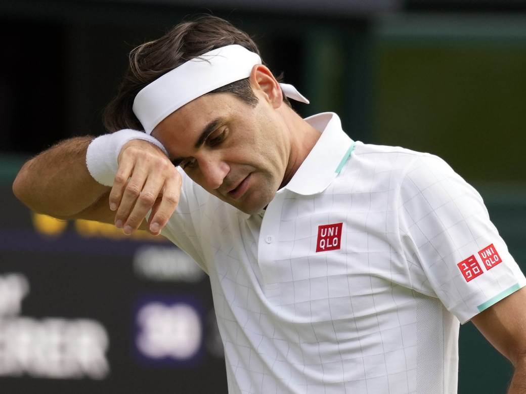  Rodzer-Federer-povredio-koleno-i-odustao-od-Sinsinatija-i-Toronta 
