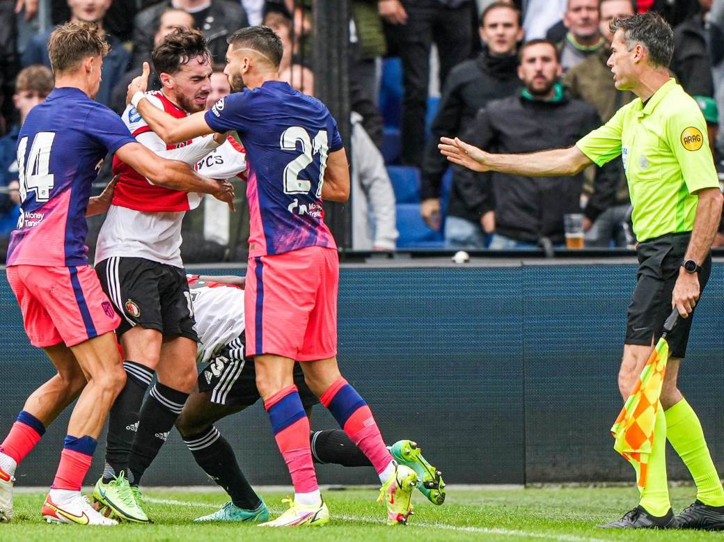  dijego simeone crveni karton na prijateljskoj utakmici 